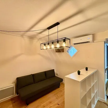 Grand Pour 8 Personnes Proche De Jaude *